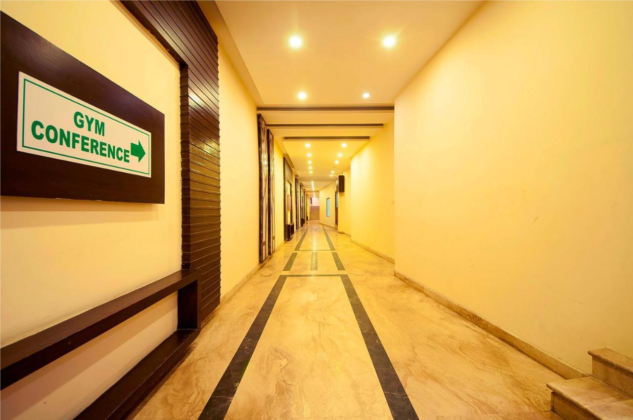 Fairmint Global Hotel Ню Делхи Екстериор снимка