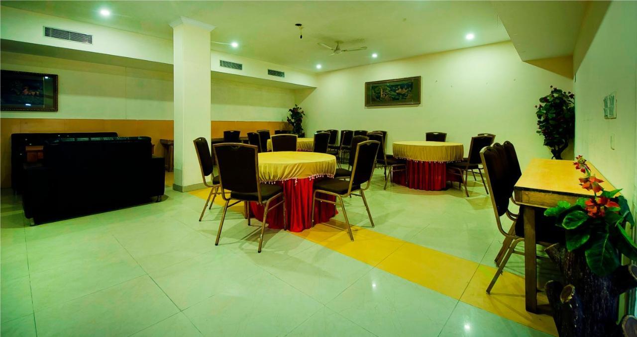 Fairmint Global Hotel Ню Делхи Екстериор снимка