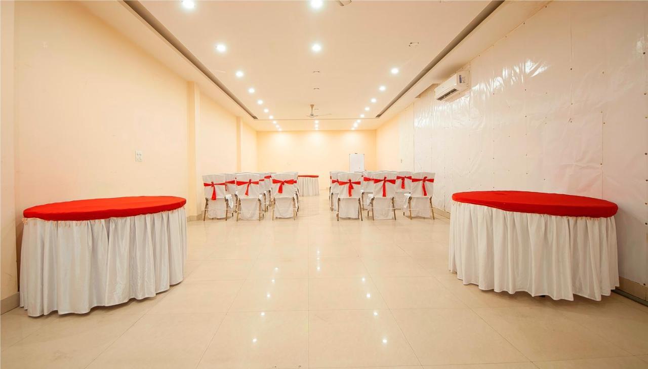 Fairmint Global Hotel Ню Делхи Екстериор снимка
