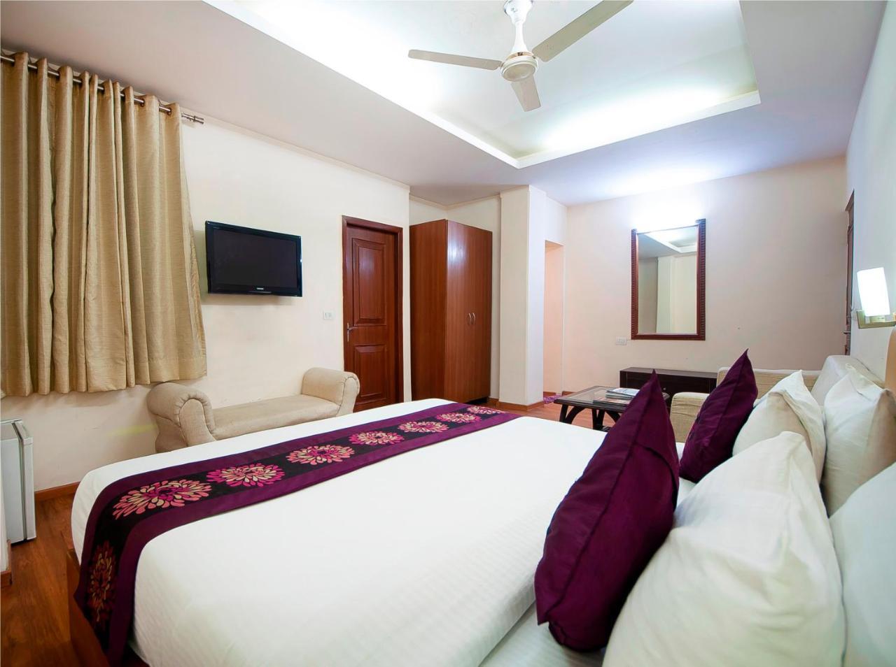 Fairmint Global Hotel Ню Делхи Екстериор снимка